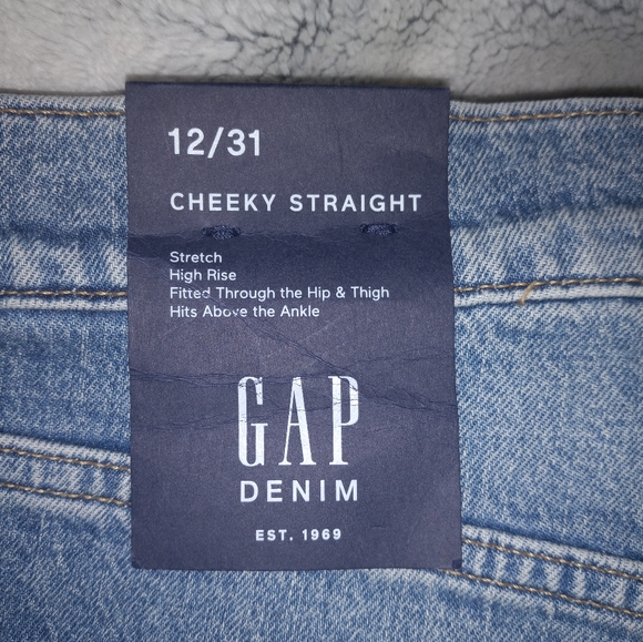 Gap Cheeky Straight Patchwork Jeans - Picture 5 of 9